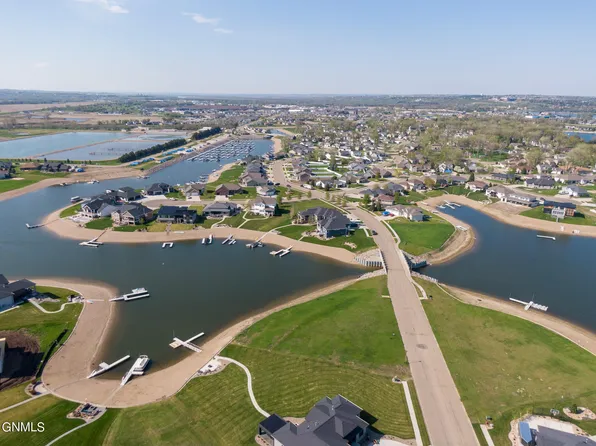 4101 Bay Shore Bnd SE, Mandan, ND 58554
