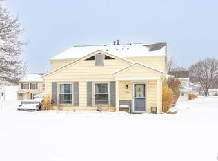 2932 Meadowbrook Ct, Lake Orion, MI 48360