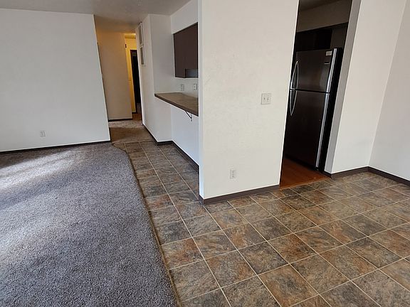 2nd image of 465 Simpson Ave APT 12