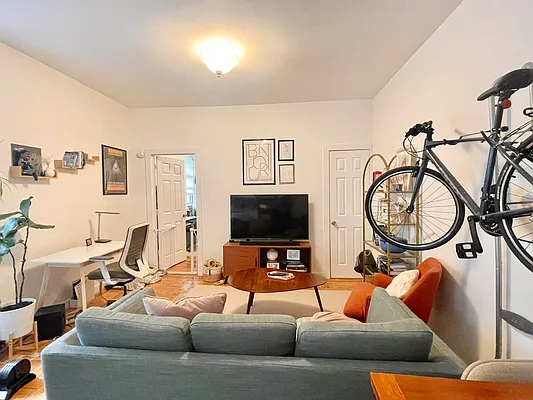 Rented by Century 21 Premier  | media 8