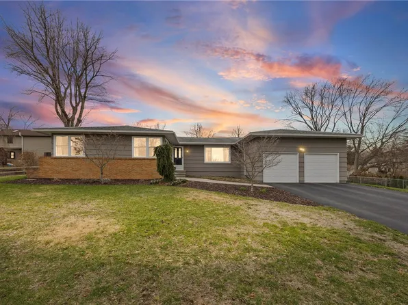 4 Putting Green Ln, Penfield, NY 14526