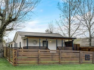 4746 Sylvan St, Sugar Hill, GA 30518