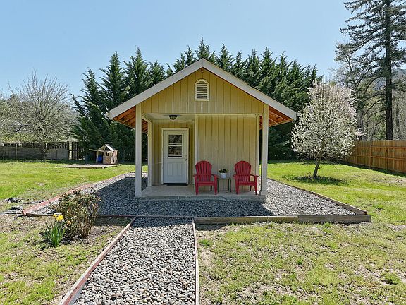4th image of 3919 Little Applegate Rd