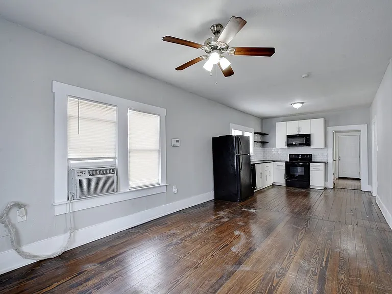 1314 N Sabinas St — Photo 6