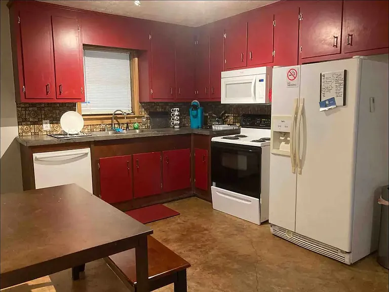 180 Sayemore Dr — Photo 7