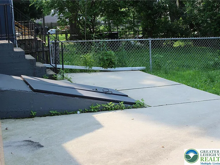 38 W Union Blvd #3 — Photo 4