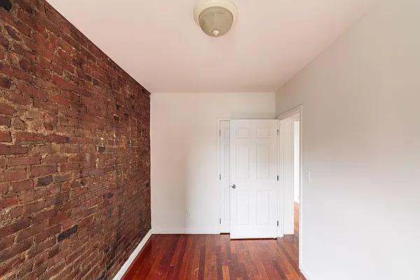 Rented by Sky Management | media 25