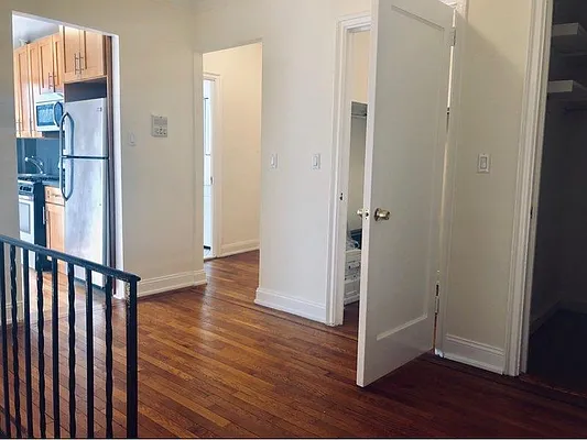 Rented by Arwell Realty | media 10