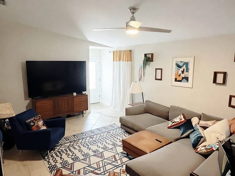 Cove Landing Dr — Photo 5