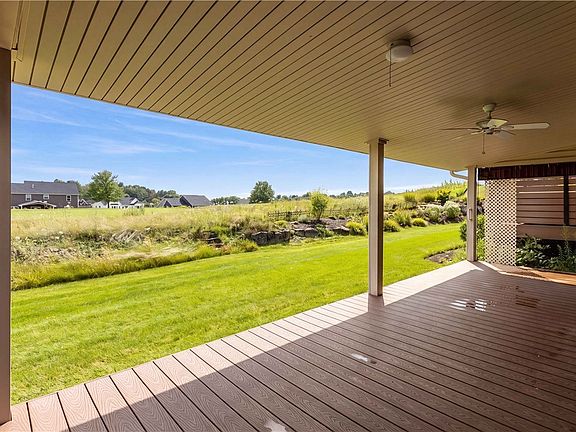 5th image of 1027 Blackthorne Dr #A
