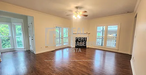 1038 Walnut St Photo 1