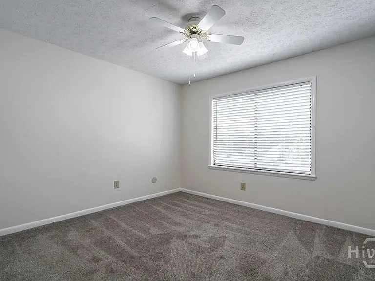 108 Fernbanks Ct — Photo 23