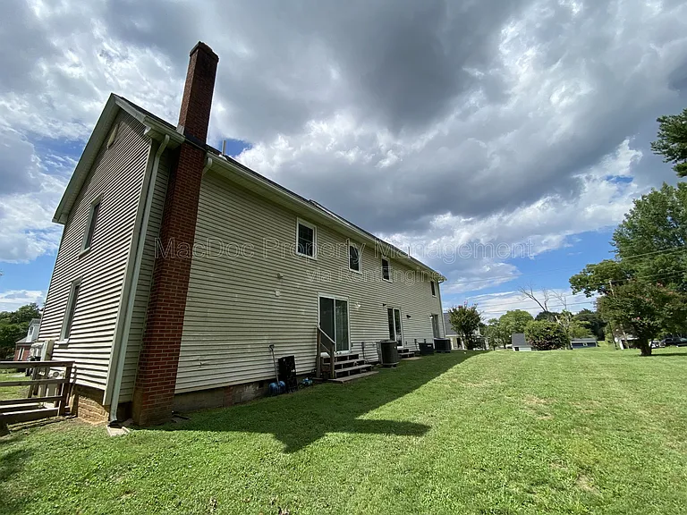 210 Milford St #B — Photo 20