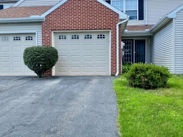 727 Hawk Ridge Dr, Hamburg, PA 19526