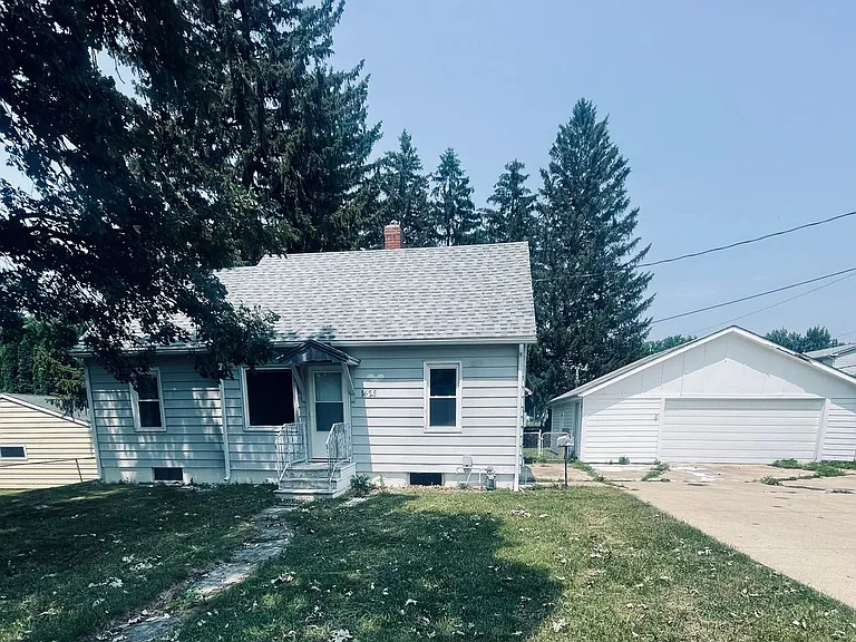 1425 E Ridgeway Ave — Photo 2