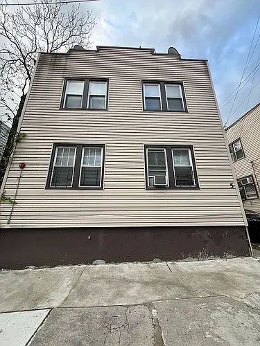 5 Timothy St #4 Photo 1