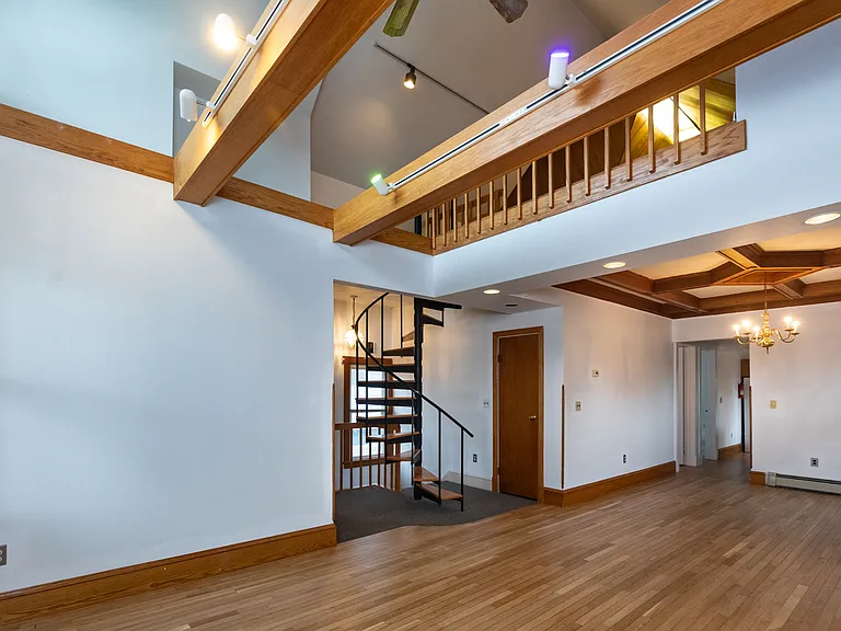 333 Montgomery St #2 — Photo 14