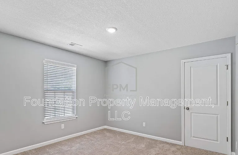 1470 Lyndale Ave — Photo 18