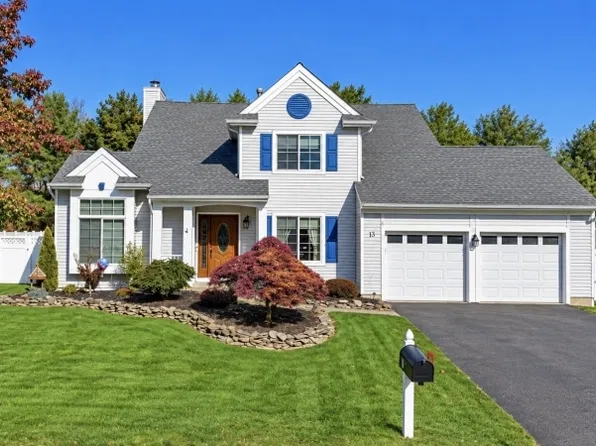 13 Whispering Pine Way, Jefferson Twp., NJ 07438