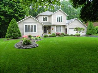 222 Old English Dr, Rochester, NY 14616