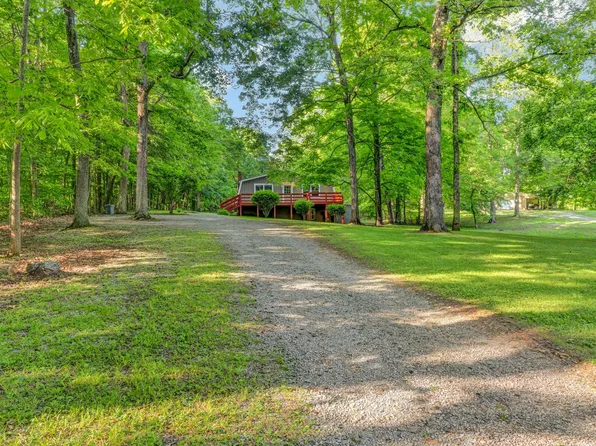 410 Lee Rd, Cottontown, TN 37048