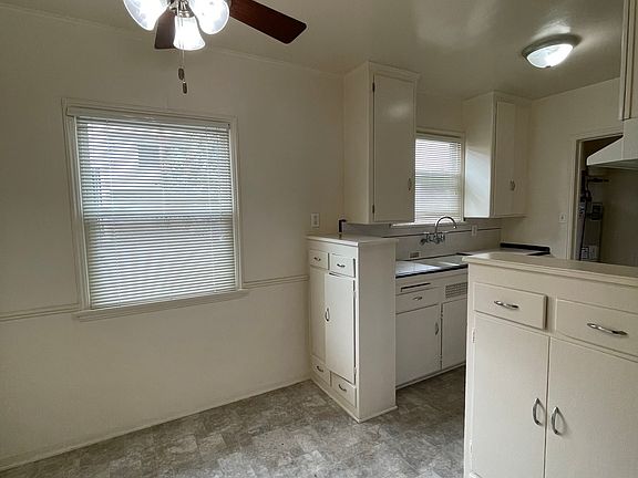 4th image of 223 E Cedar Ave #227