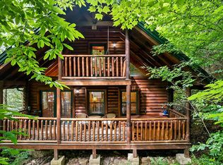 641 Gatlinburg Falls Way, Gatlinburg, TN 37738