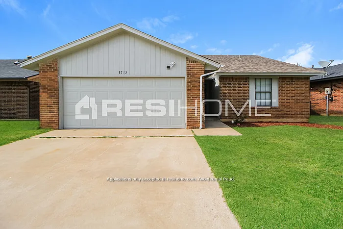 3 bed, 2.0 bath, 1100 sqft, $1,380 — Photo 1