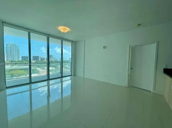 79 SW 12th St, Miami, FL