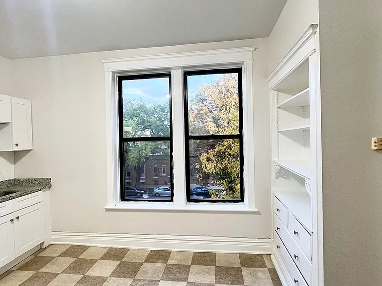 2706 S Saint Louis Ave #2F — Photo 4