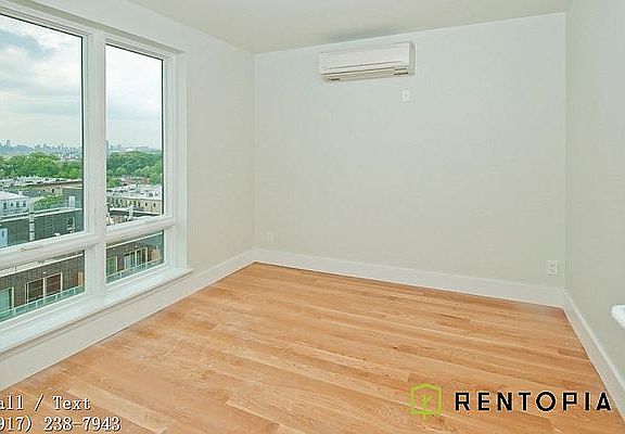 5th image of 1433 De Kalb Ave #5B