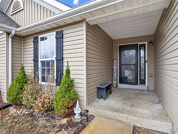 2nd image of 360 Spring Valley Dr