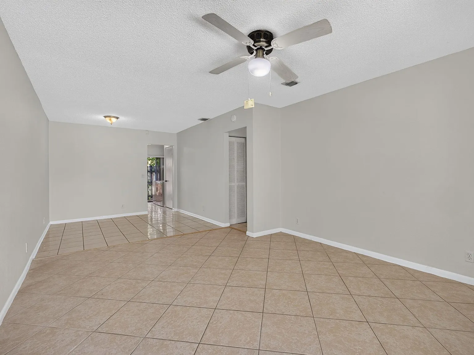 2 bed, 2.0 bath, 1060 sqft, $2,500 — Photo 4