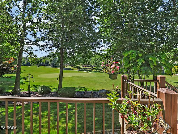 3rd image of 127 Forest Hill Dr