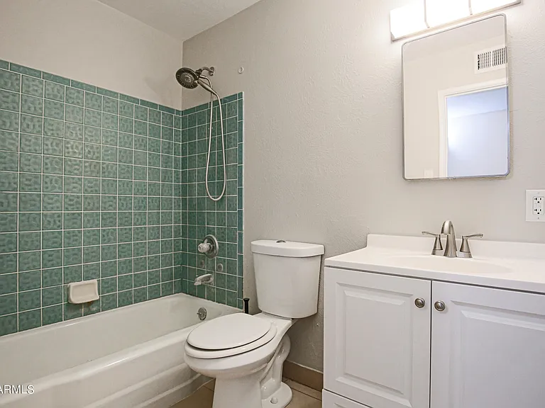 6620 E Latham St — Photo 7