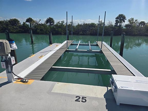 3rd image of 5820 Gasparilla Rd #25