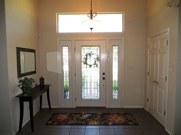 3rd image of 3018 Whitehall Ln