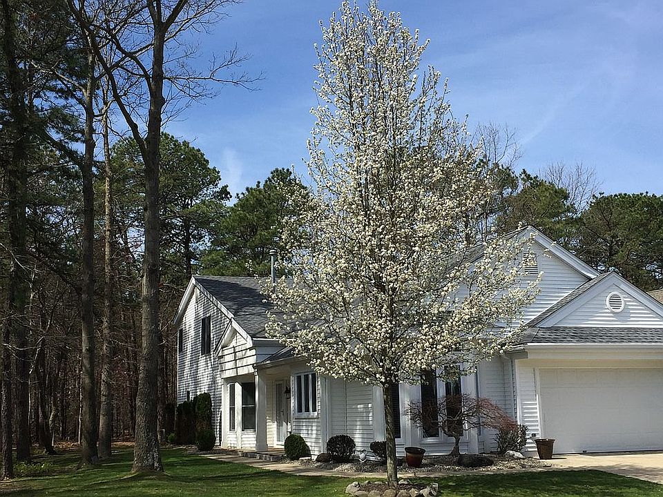 2nd image of 2433 Agincourt Rd