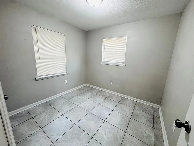 3433 Hollywood St — Photo 24