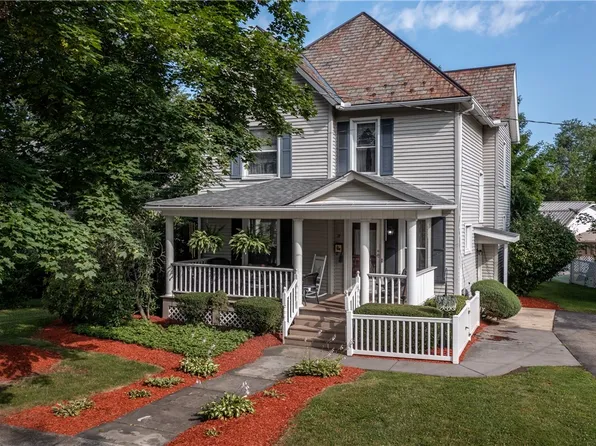 27 Rosedale Ave, Greenville, PA 16125