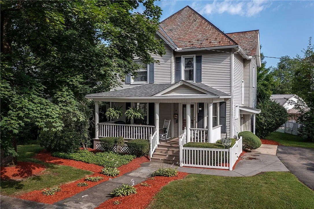 27 Rosedale Ave photo 1