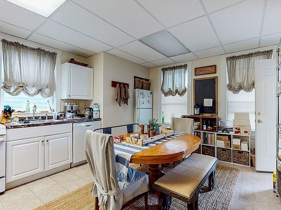 4th image of 964-966 Shirley St #1