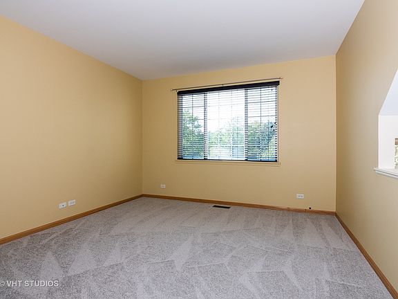 5th image of 1125 Andover Ct Unit 1125