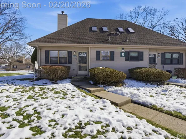 24642 Primrose Ln, Southfield, MI 48033