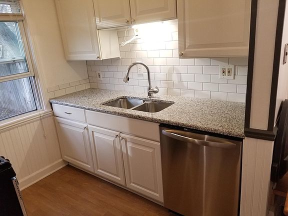 Kitchen pic 2
