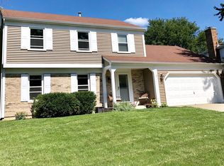 906 Manley Rd, Saint Charles, IL 60174