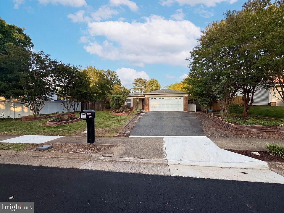 1st image of 8947 Rosewood St