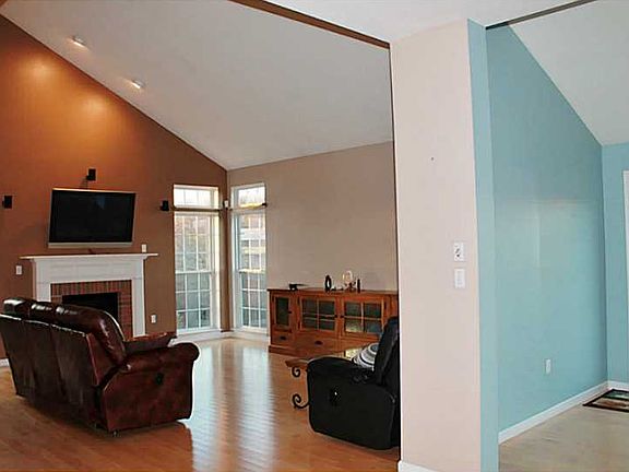 4th image of 313 Osprey Ct