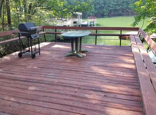 6184 White Oak Dr, Flowery Branch, GA 30542