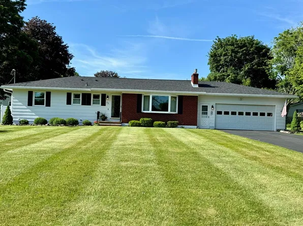 23 Lloyd Dr, Horseheads, NY 14845